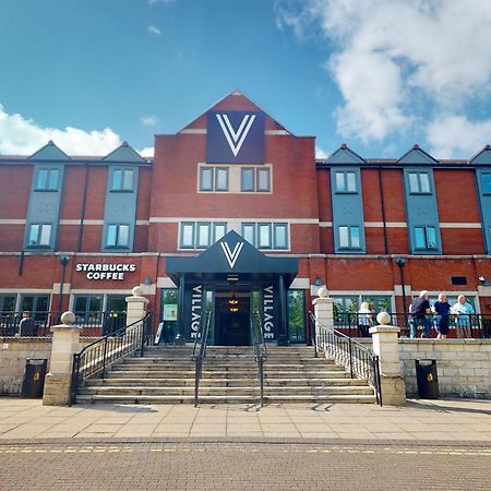 Village Hotel Cardiff Buitenkant foto