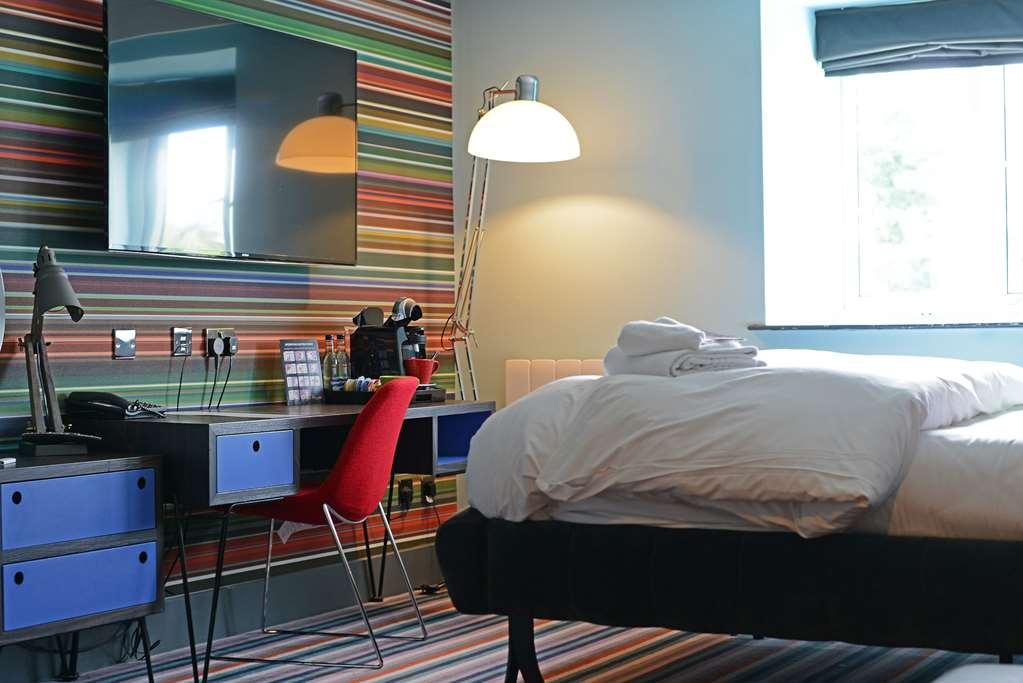 Village Hotel Cardiff Kamer foto
