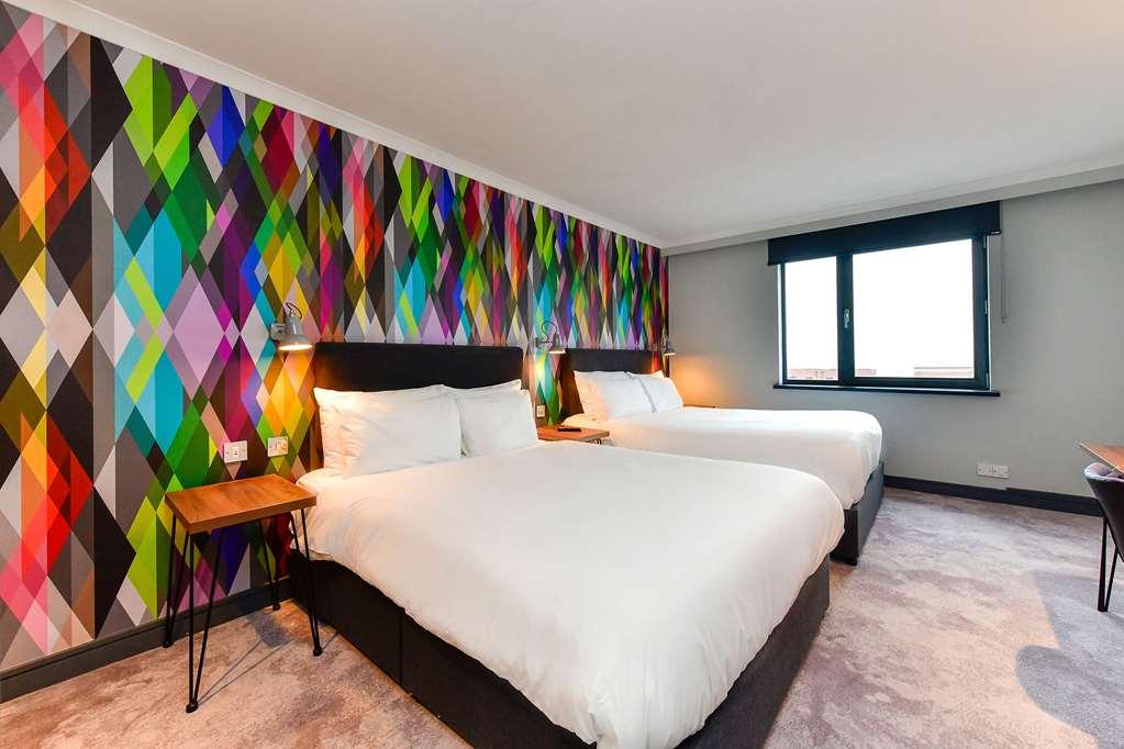 Village Hotel Cardiff Kamer foto