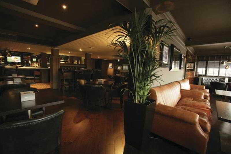 Village Hotel Cardiff Buitenkant foto
